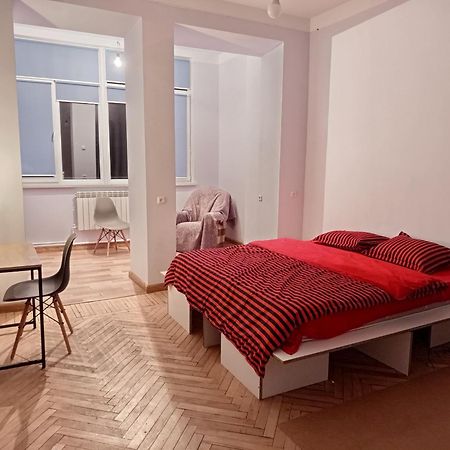 Living Spaces - Guesthouse Ереван Экстерьер фото